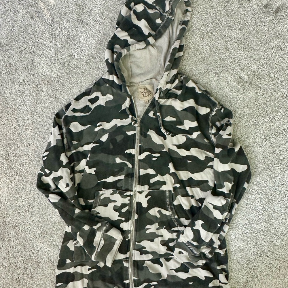 Evereve Chaser Women’s camo long hoodie